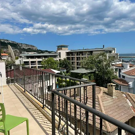 Апартаменты Sea View Балчик